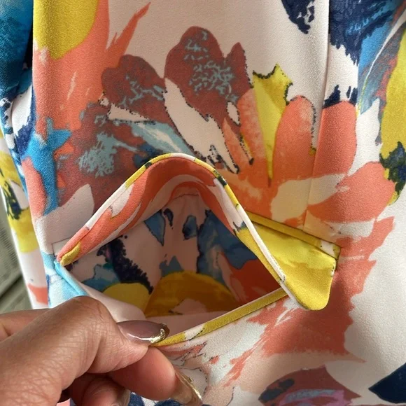 Bebe Colorful Floral Blazer Woman’s size 8 - Picture 6 of 10